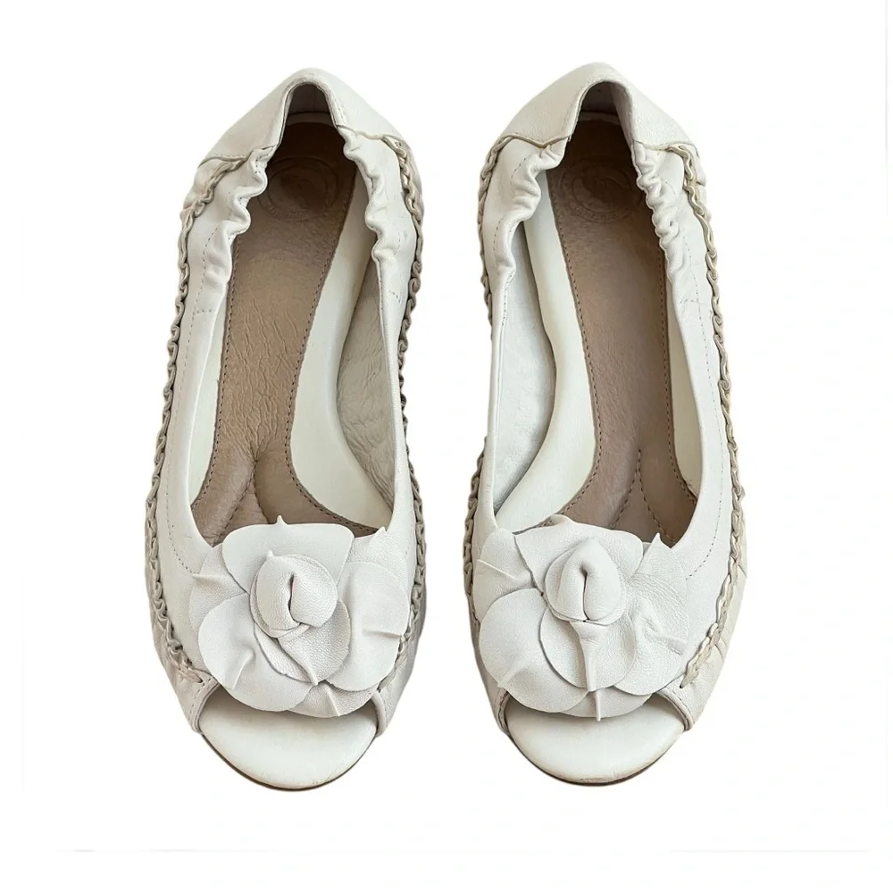 Nurture by Lamaze Ivory Leather Peep Toe Floral Rosette Comfort Shoe 9M